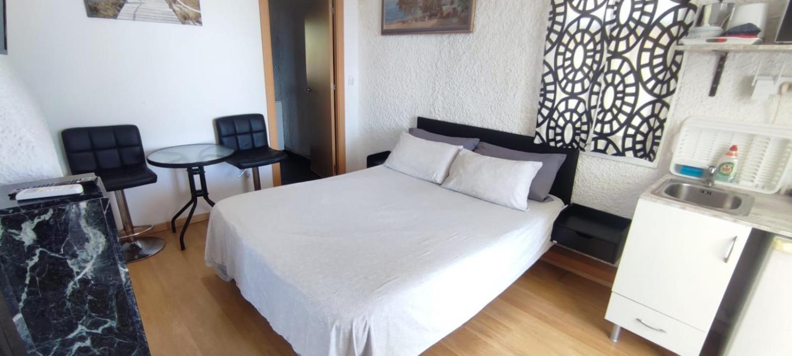 Bluemar Guest House Almeria Exterior photo